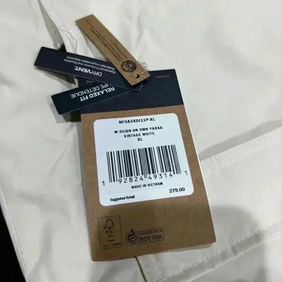 The north face jacket - Picture 2 of 3